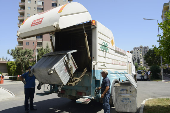 Yenişehir’de Çöp Konteynerleri Yıkanıyor