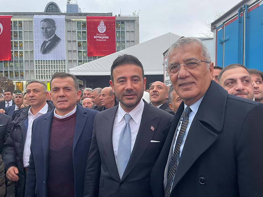 CHP’li Başkanlar İmamoğlu’na Destek İçin Saraçhane’deydi